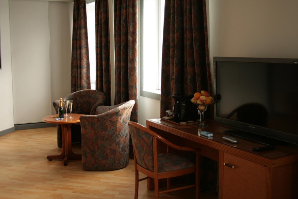 Hotel De La Tour Dampierre-sur-Salon Zewnętrze zdjęcie